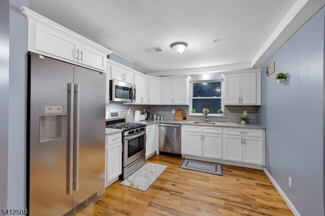 Building Photo - 73 Winans Ave