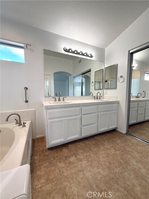 Building Photo - 24578 Sunshine Dr