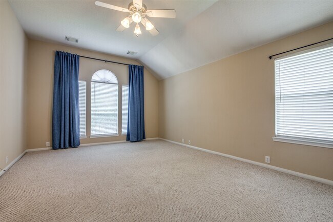 Building Photo - 2709 Sunhill Ct