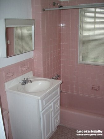 Building Photo - 281 Lowell Ave