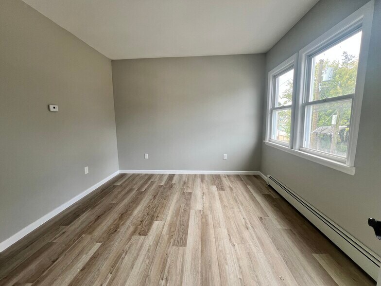 Living room - 342 Morrissee Ave