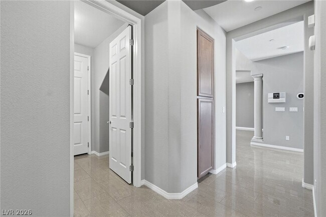 Building Photo - 10344 Shropshire St