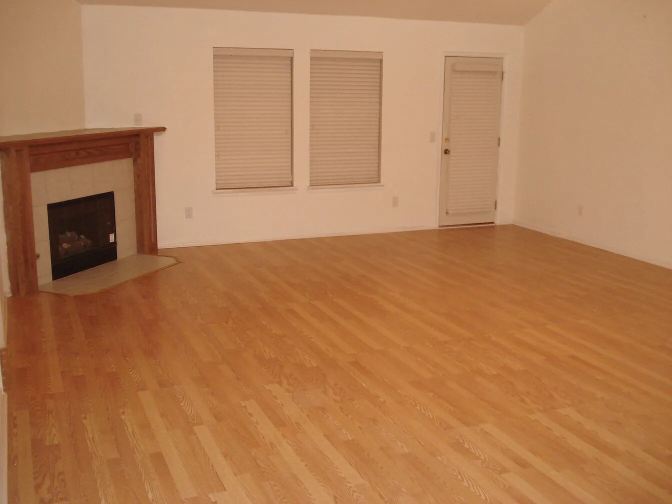 Building Photo - 413 Pinehurst drive