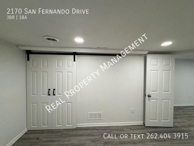 Building Photo - 2170 San Fernando Dr