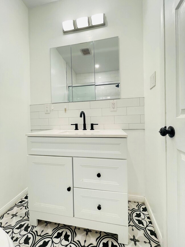 Building Photo - 3990 4th St