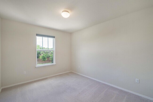 Building Photo - 10402 Abana Way