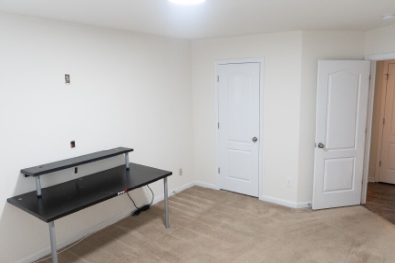 Building Photo - 2026 Jessica Dr