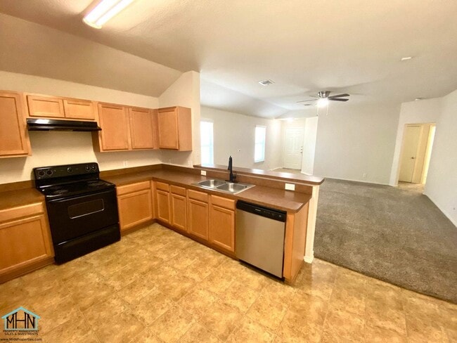 Building Photo - Inviting, Bright, Fresh, and Ready to Welc...