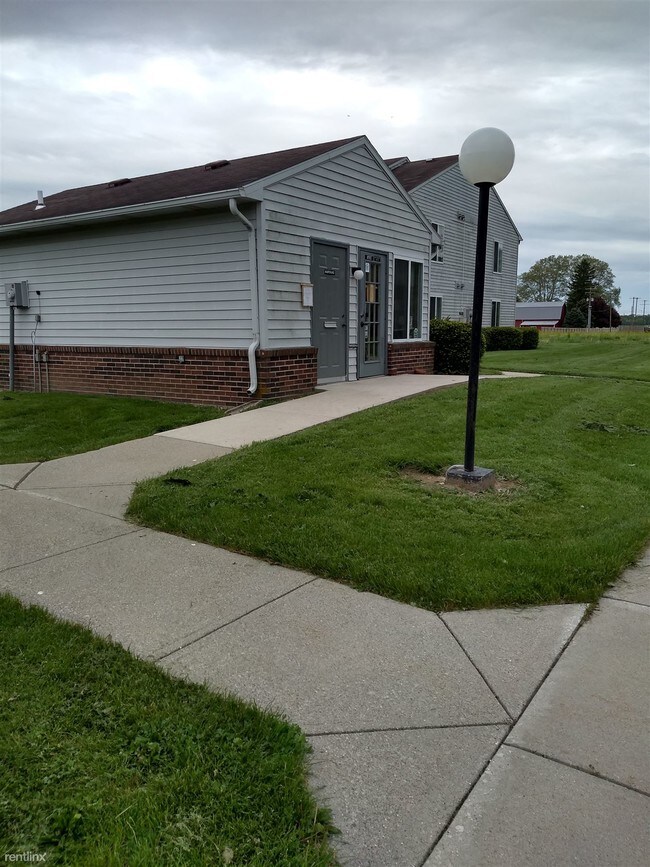 Building Photo - 800 Maple St