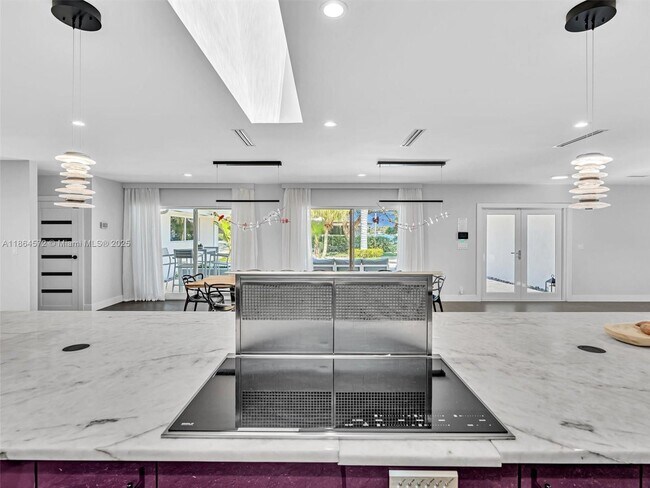 Building Photo - 840 S Southlake Dr