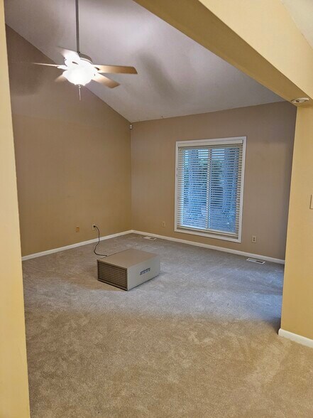 Building Photo - 465 Pebble Creek Dr