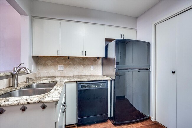 Building Photo - 17820 Windflower Way