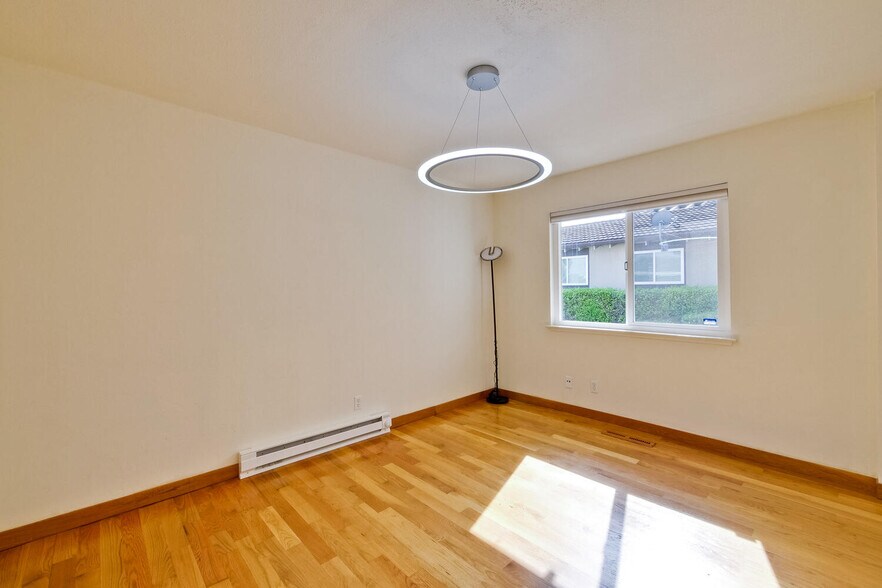 Building Photo - 255 Shearwater Is