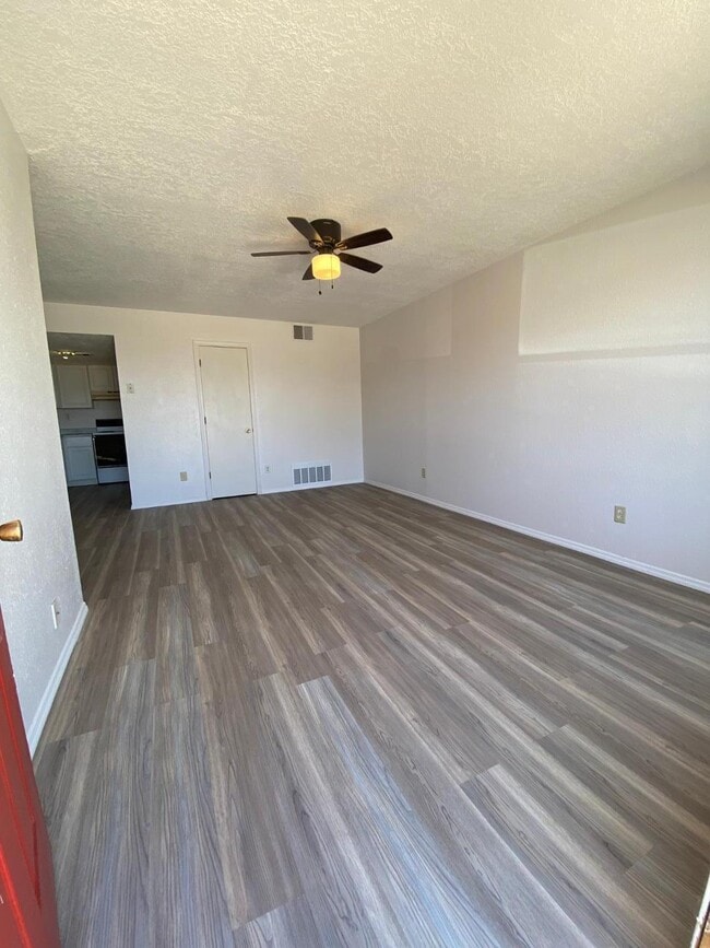 Building Photo - 17 Homestead Dr