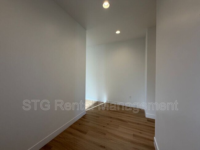 Building Photo - 2908 Church Oak Dr