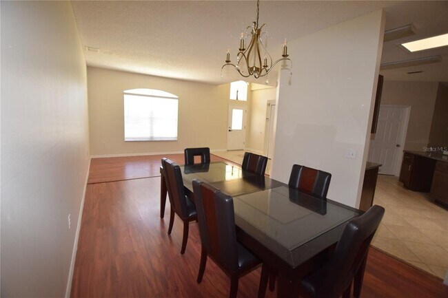 Building Photo - 510 Bromley Ct