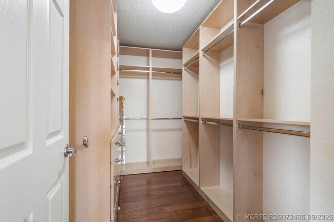 Building Photo - 1109 Bel Air Dr