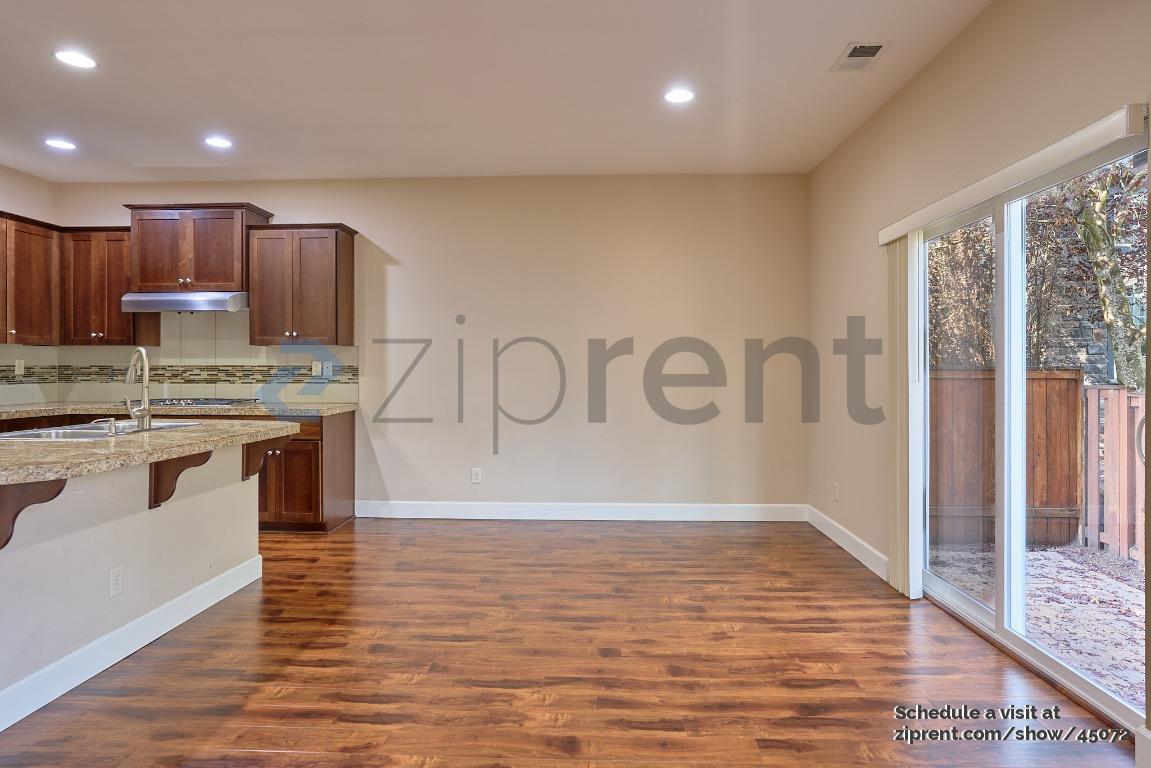 Building Photo - 6267 NE Sherborne St