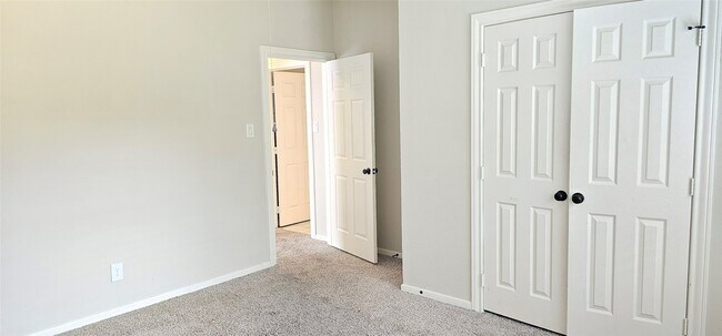 Building Photo - 930 Caswell Ct