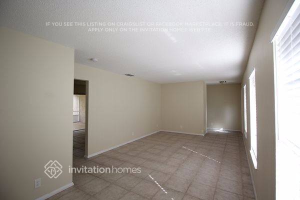 Building Photo - 8121 NW 44th Ct