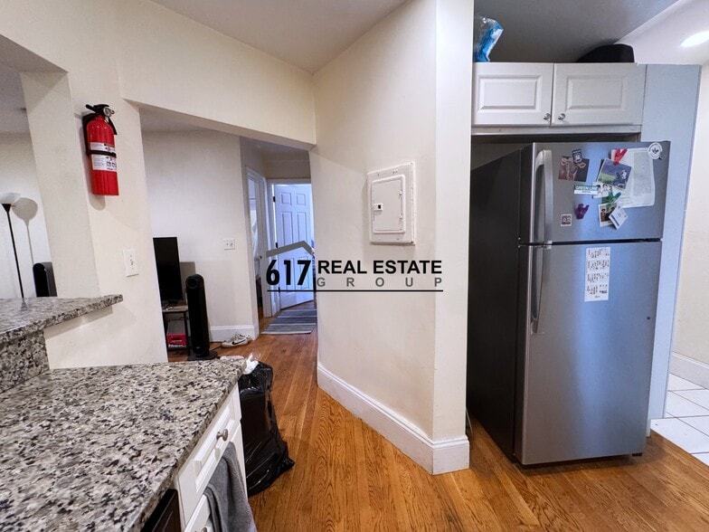 Building Photo - 56 Egmont St