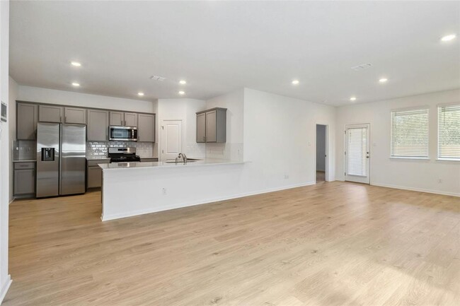Building Photo - 475 Brooks Ranch Dr
