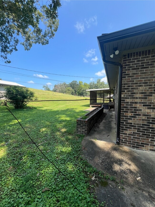 Building Photo - 2586 Mt Pisgah Rd