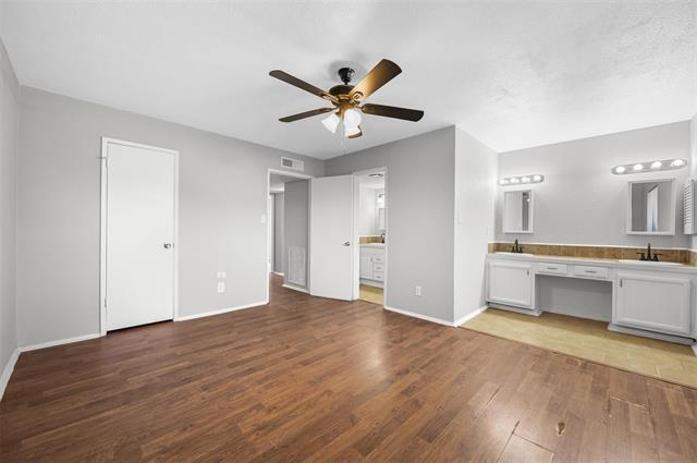 Building Photo - 539 English Oak St