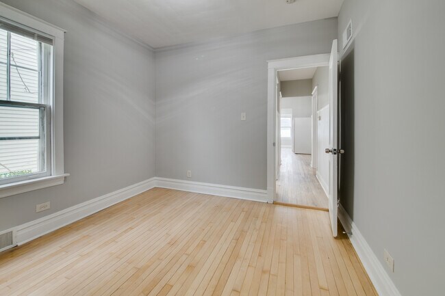 Building Photo - 6228 W Berenice Ave