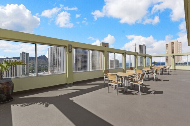 Building Photo - Corner 1BR in Waikiki - Diamond Head Views, All Utilities Included