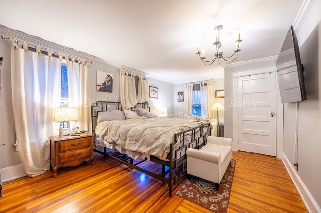 Building Photo - 139 Grove St