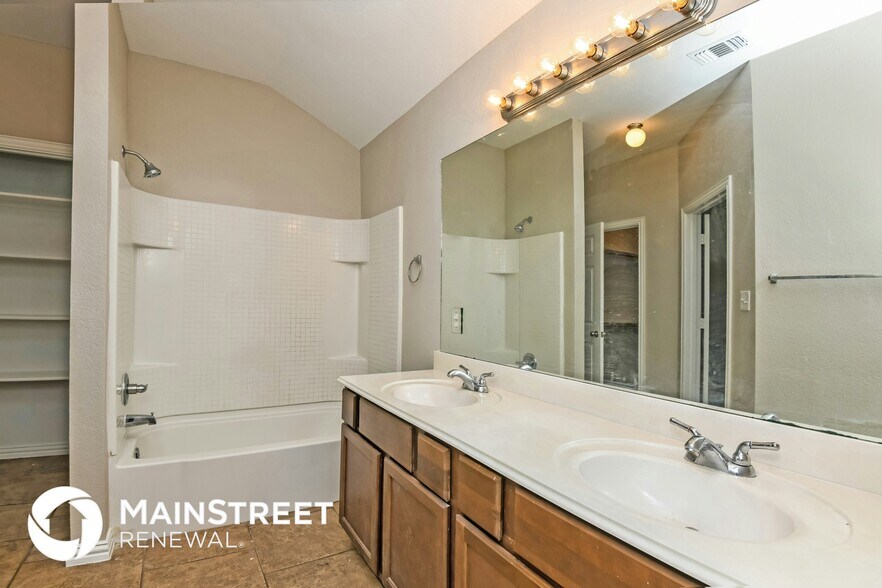 Building Photo - 8100 Raleigh Dr