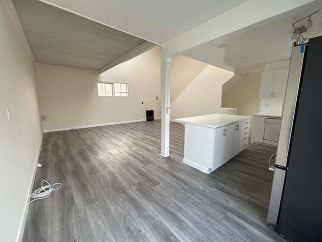 Building Photo - 915 Broadway St