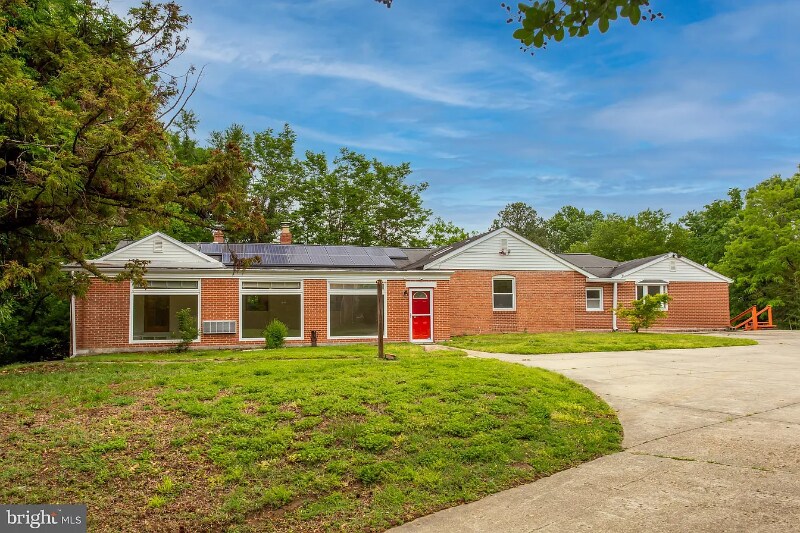 Building Photo - 301 Loureiro Ln