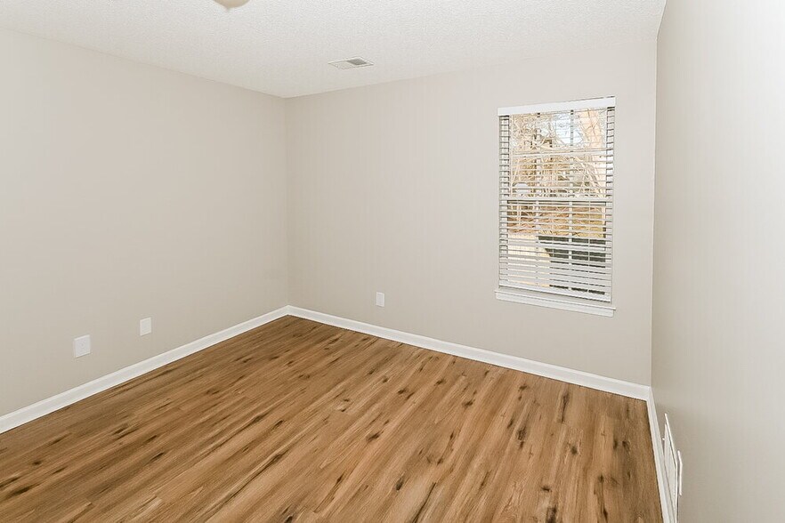 Building Photo - 5333 Doe Ln