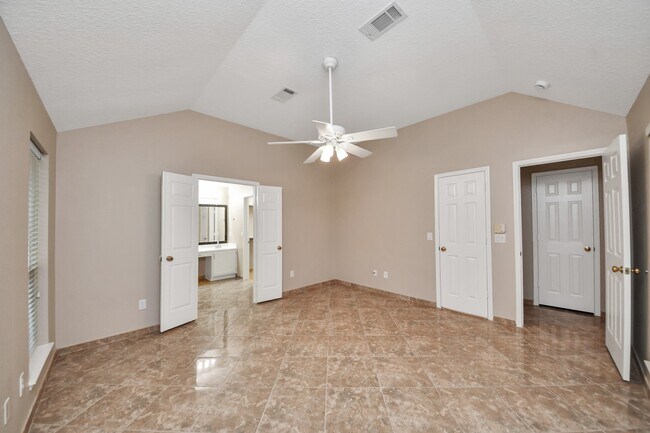 Building Photo - 3003 Silver Spur Dr
