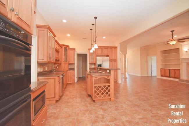 Building Photo - 9173 Abingdon Dr