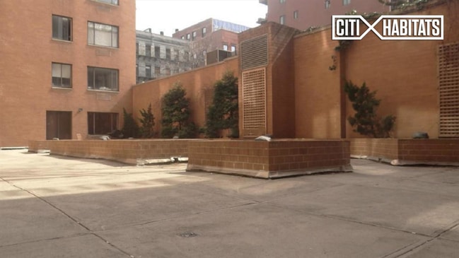 Building Photo - Soho Abbey, The