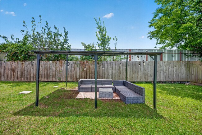 Building Photo - 1206 Riggs Rd