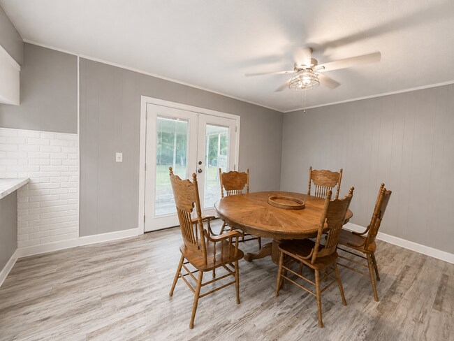 Building Photo - Spacious Orange Park Home with a Large Yard