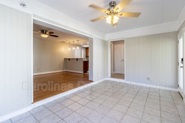 Building Photo - 6618 Castlegate Dr