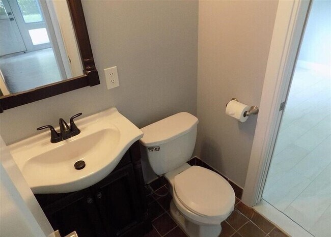Building Photo - 3350 Adams Rd
