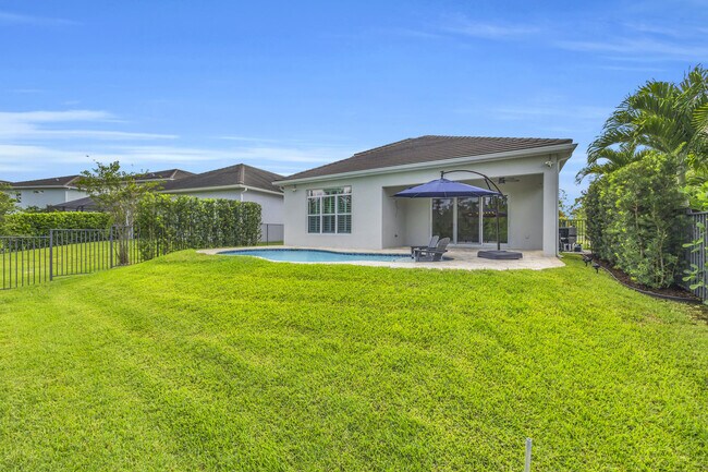 Building Photo - 4720 SW Ardsley Dr