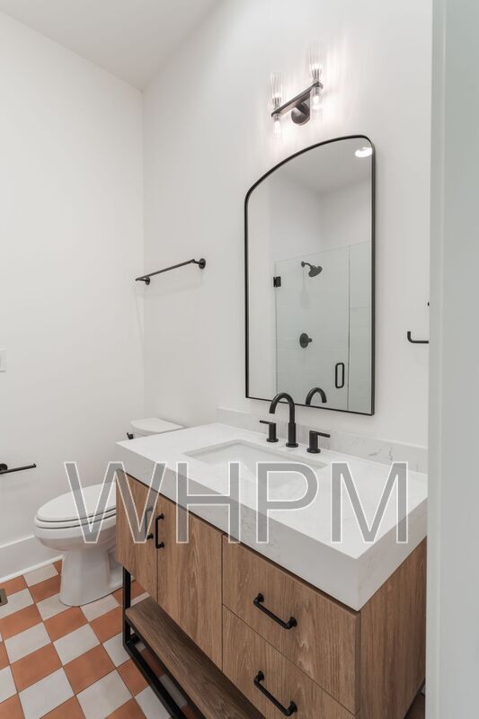 Building Photo - 541 Skyview Dr