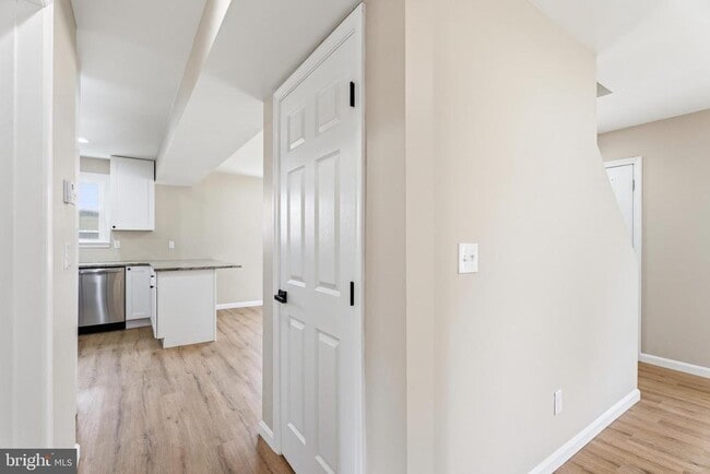 Building Photo - 706 Sue Grove Rd