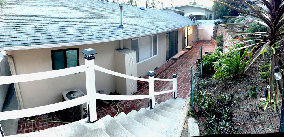 Building Photo - 3155 Linda Vista Rd
