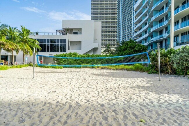 Building Photo - 4001 S Ocean Dr