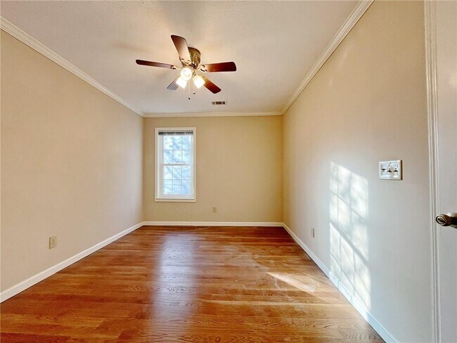 Building Photo - 2896 Landington Way NW