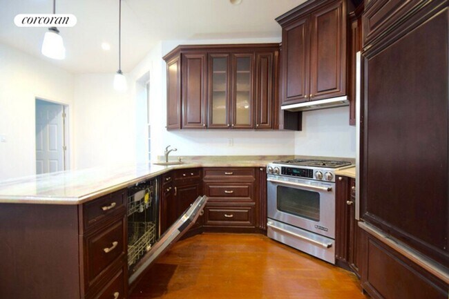 Primary Photo - 1838 7th Ave
