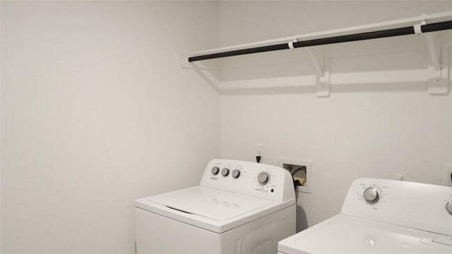 Building Photo - 2913 Crown Gate Dr